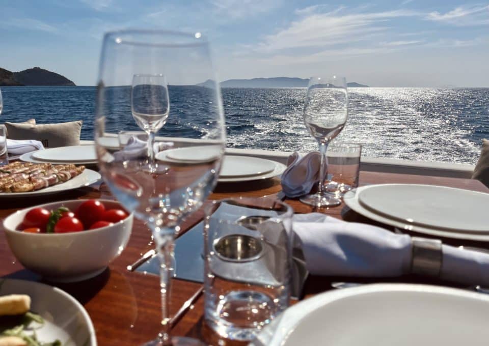 yacht-charter-M-Y-MONTENAPO