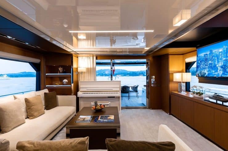 yacht-charter-M-Y-RAPH-SEVEN-II