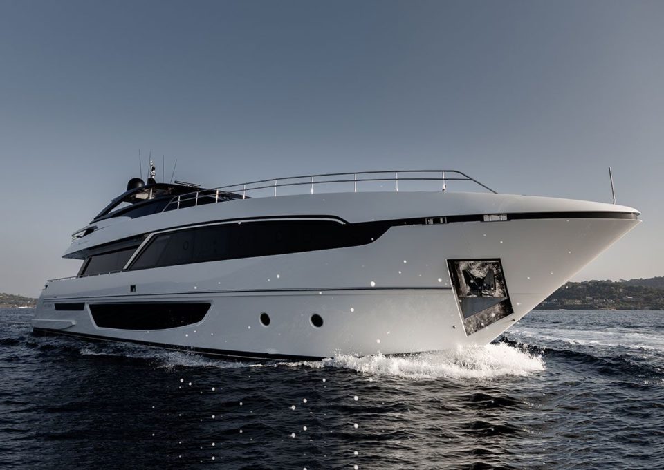 yacht-charter-M-Y-RAPH-SEVEN-II