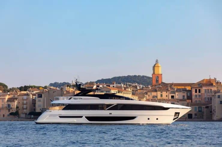 yacht-charter-M-Y-RAPH-SEVEN-II