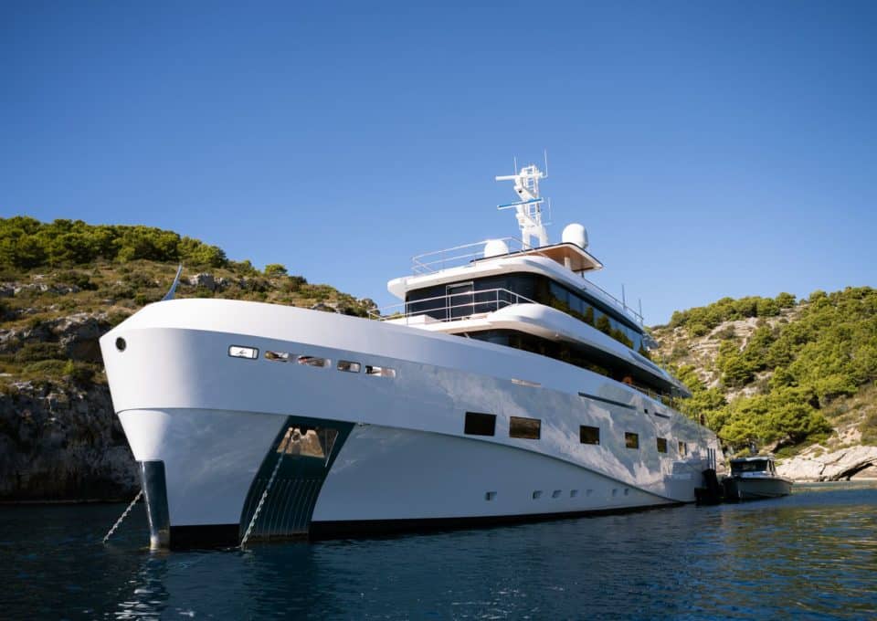 yacht-charter-M-Y-RENATA