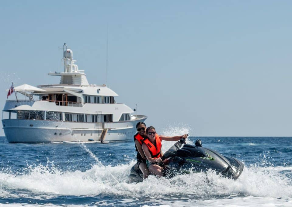 yacht-charter-M-Y-SHEERGOLD