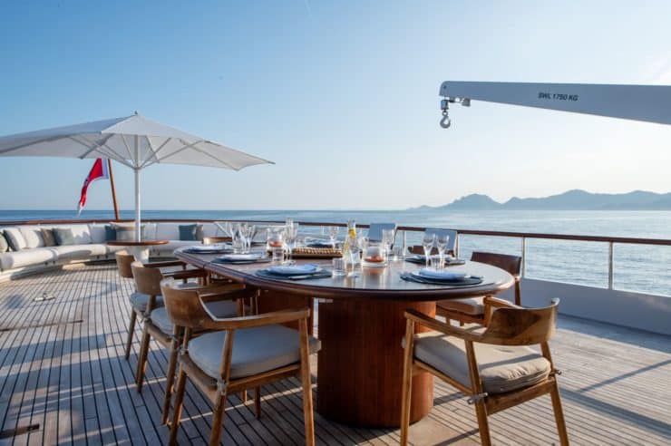 yacht-charter-M-Y-SHEERGOLD