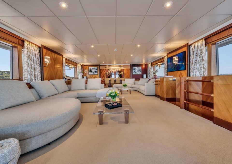 yacht-charter-M-Y-SHEERGOLD