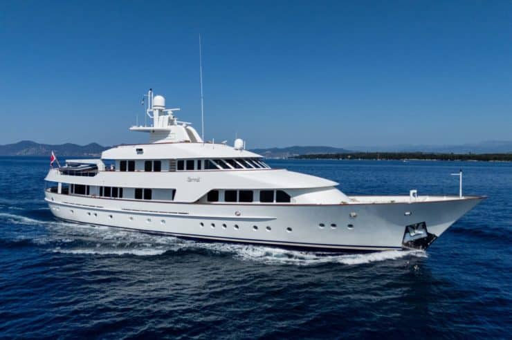 yacht-charter-M-Y-SHEERGOLD