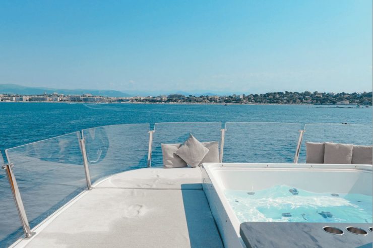 yacht-charter-M-Y-TINY-WAVE