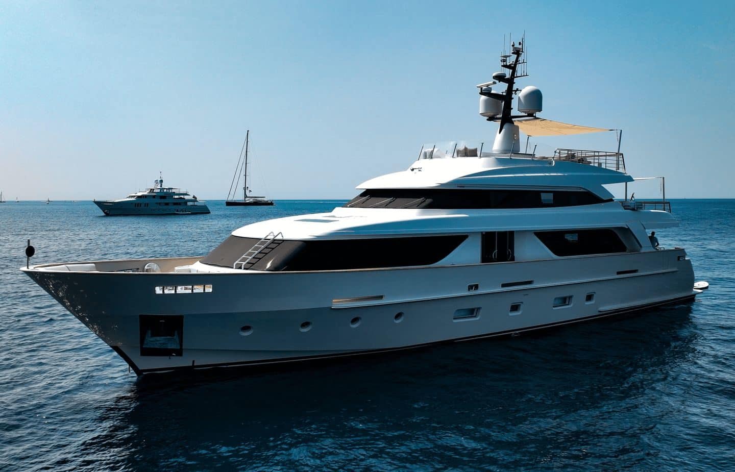 yacht-charter-M-Y-TINY-WAVE