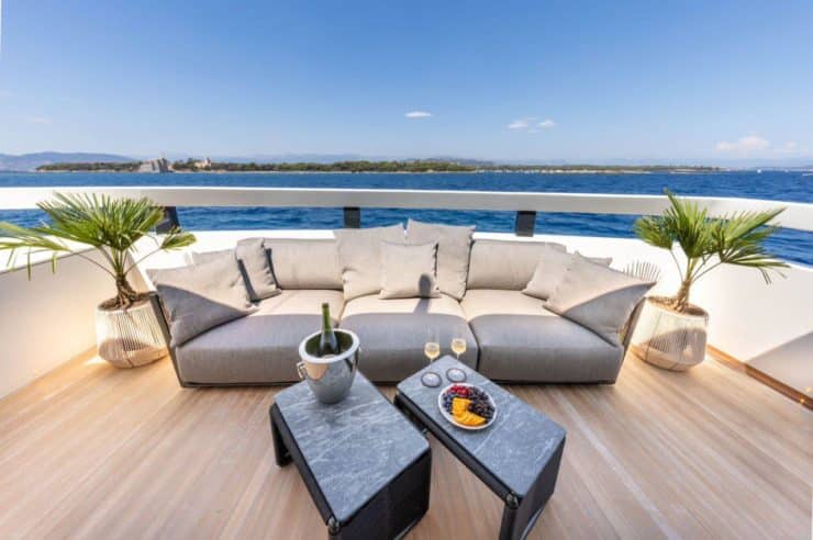 yacht-charter-M-Y-UILIA