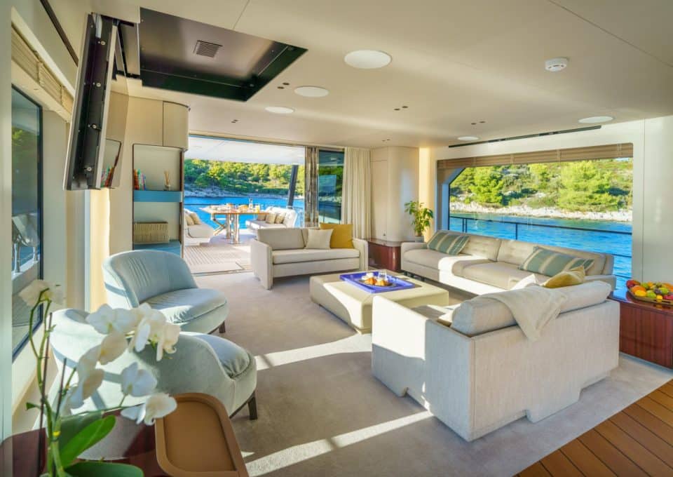 yacht-charter-M-Y-VIVA-II