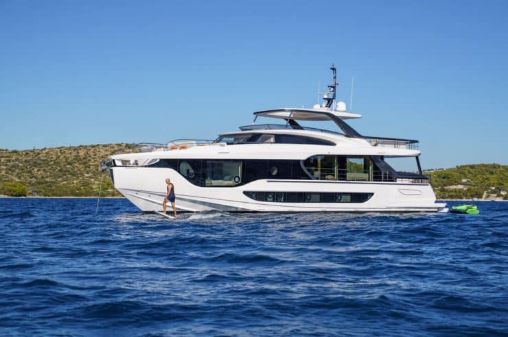 yacht-charter-M-Y-VIVA-II