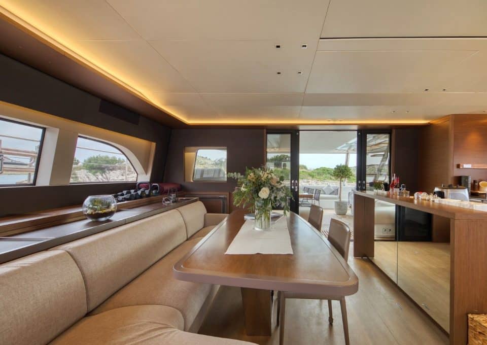 yacht-charter-catamaran-mastermind