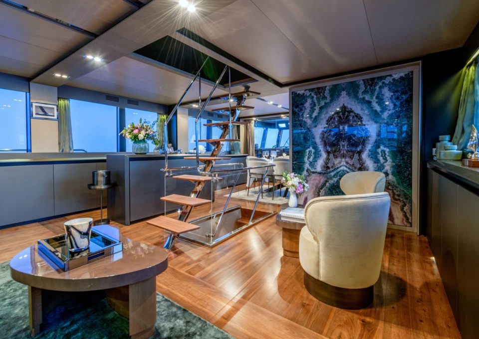 yacht-charter-m-kokonuts-wally