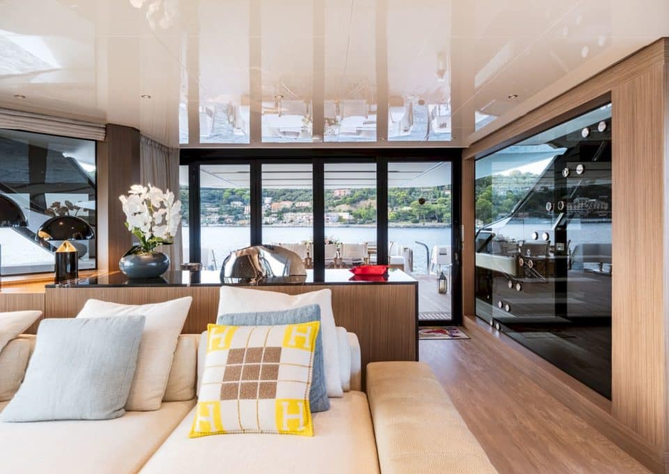 yacht-charter-m-y-aresya