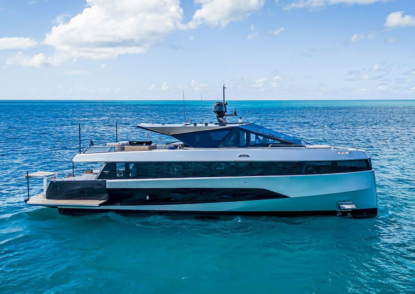 yacht-charter-m-y-bad-mutha