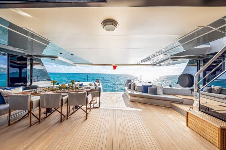 yacht-charter-m-y-bad-mutha