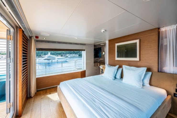 yacht-charter-m-y-caladan