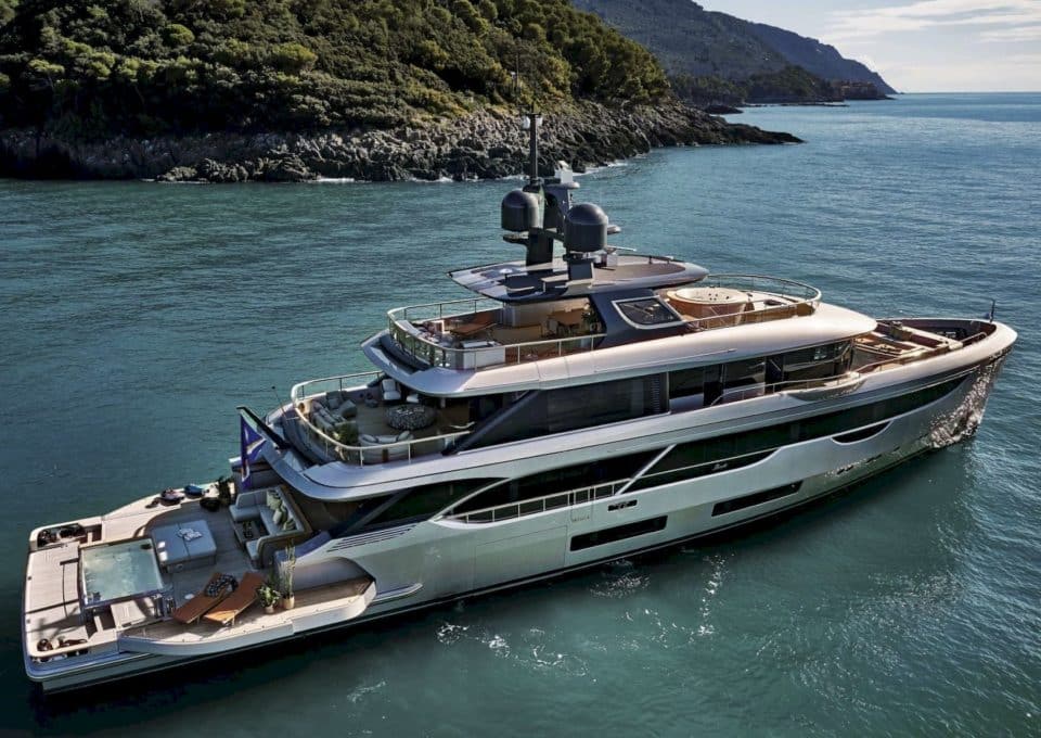 yacht-charter-m-y-cosmico