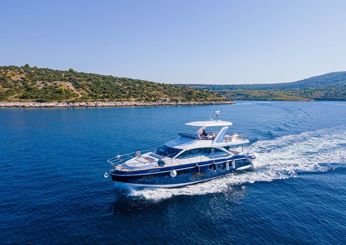 yacht-charter-m-y-genesis
