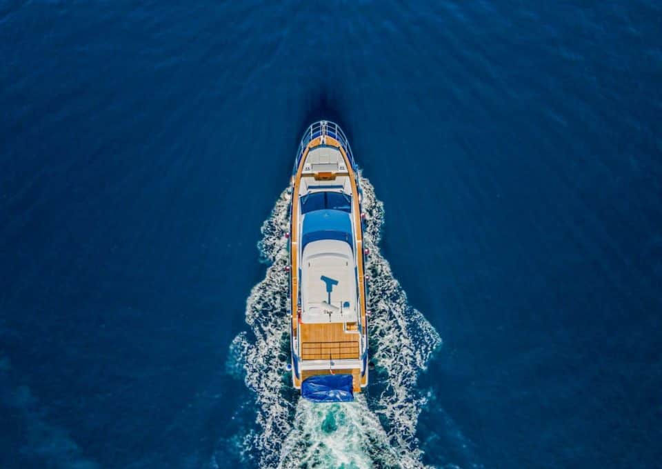 yacht-charter-m-y-genesis