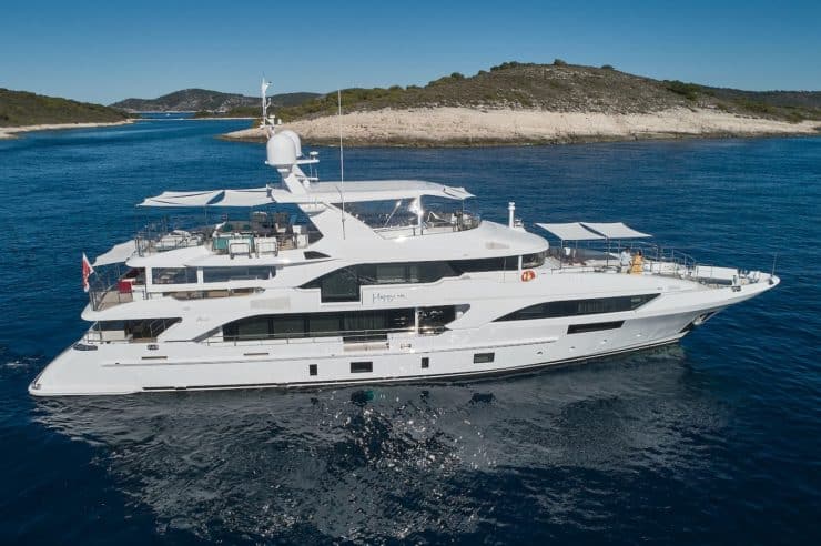yacht-charter-m-y-happy-me