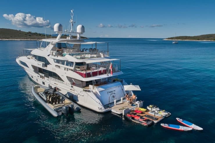 yacht-charter-m-y-happy-me