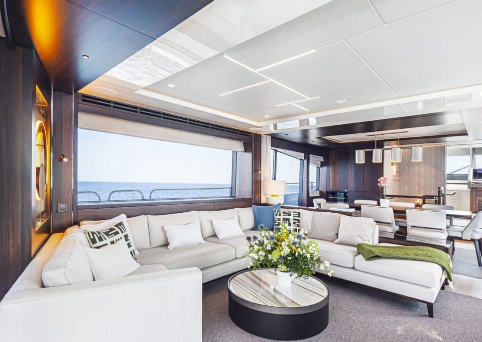 yacht-charter-m-y-junior