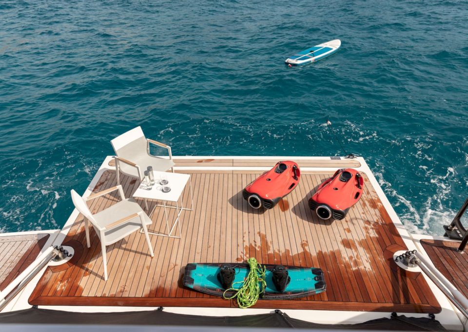 yacht-charter-m-y-kiki-v