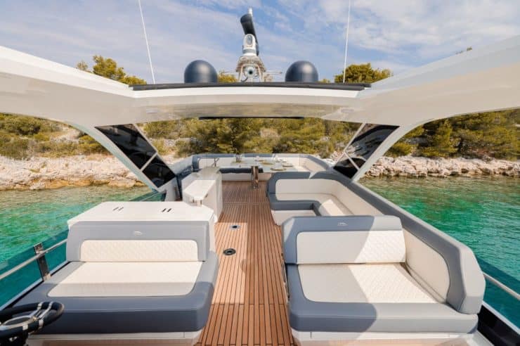 yacht-charter-m-y-mastermind