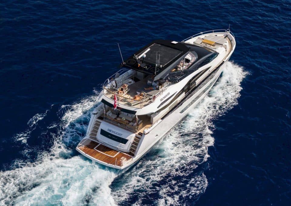 yacht-charter-m-y-moonlight