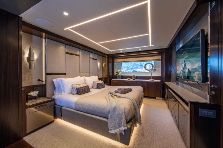 yacht-charter-m-y-moonlight