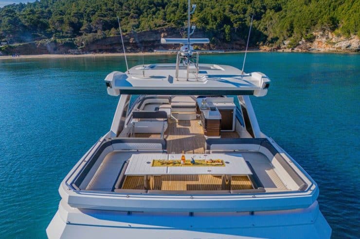 yacht-charter-m-y-paradise