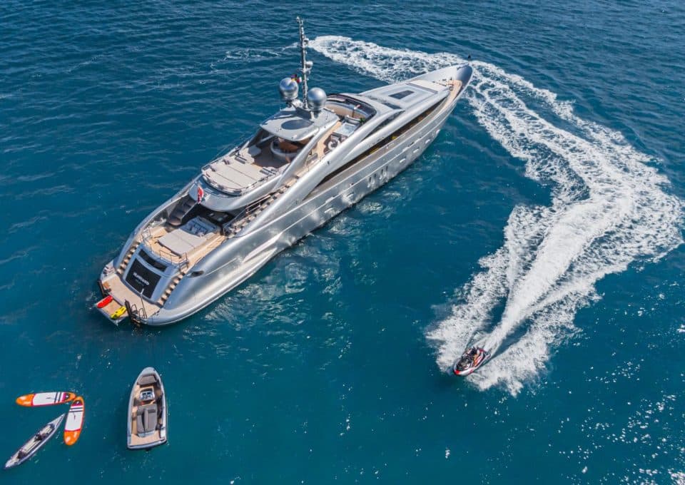 yacht-charter-m-y-silver-wind