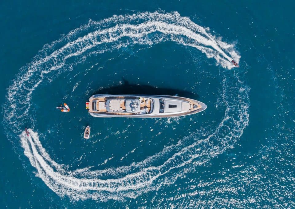 yacht-charter-m-y-silver-wind