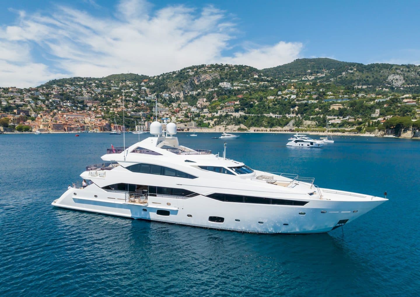 yacht-charter-m-y-thumper