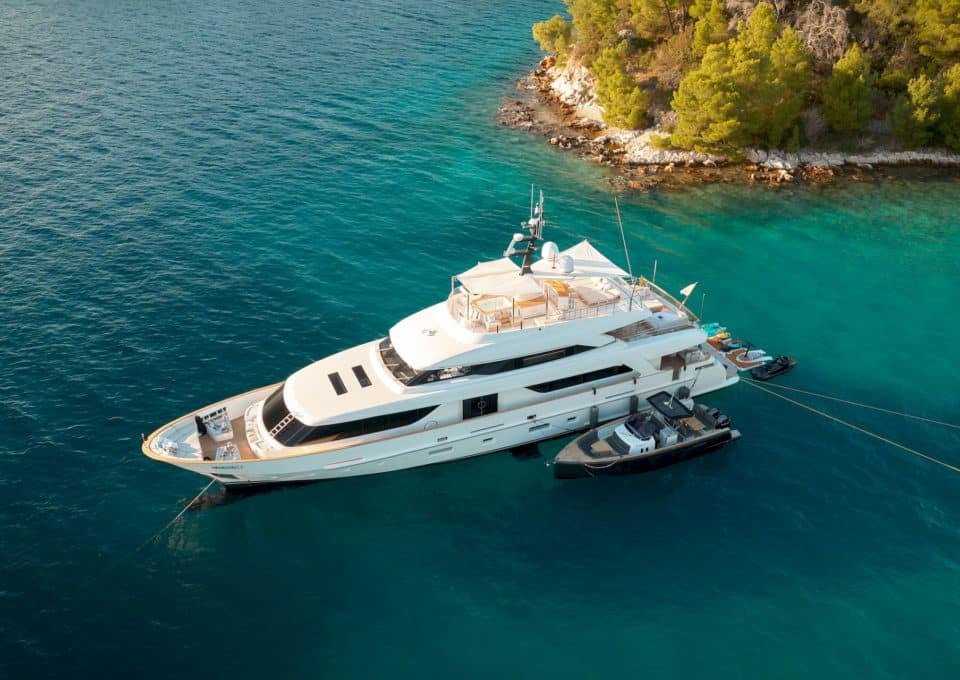 yacht-charter-m-y-zulu-3