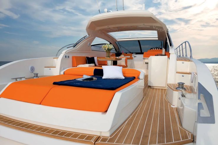 day-charter-yacht-rental-my-azimut-atlantis-48