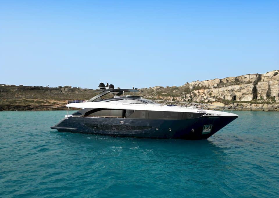 yacht-charter-m-y-altus