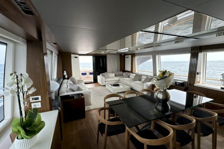 yacht-charter-m-y-altus