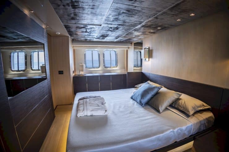 yacht-charter-m-y-aman