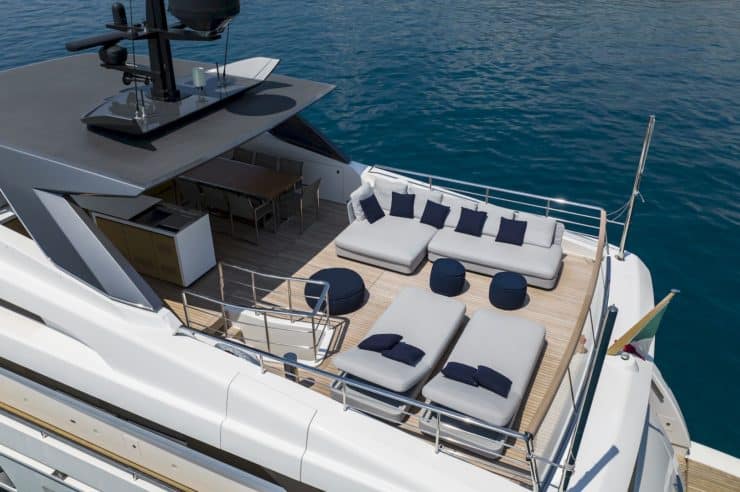 yacht-charter-m-y-aman