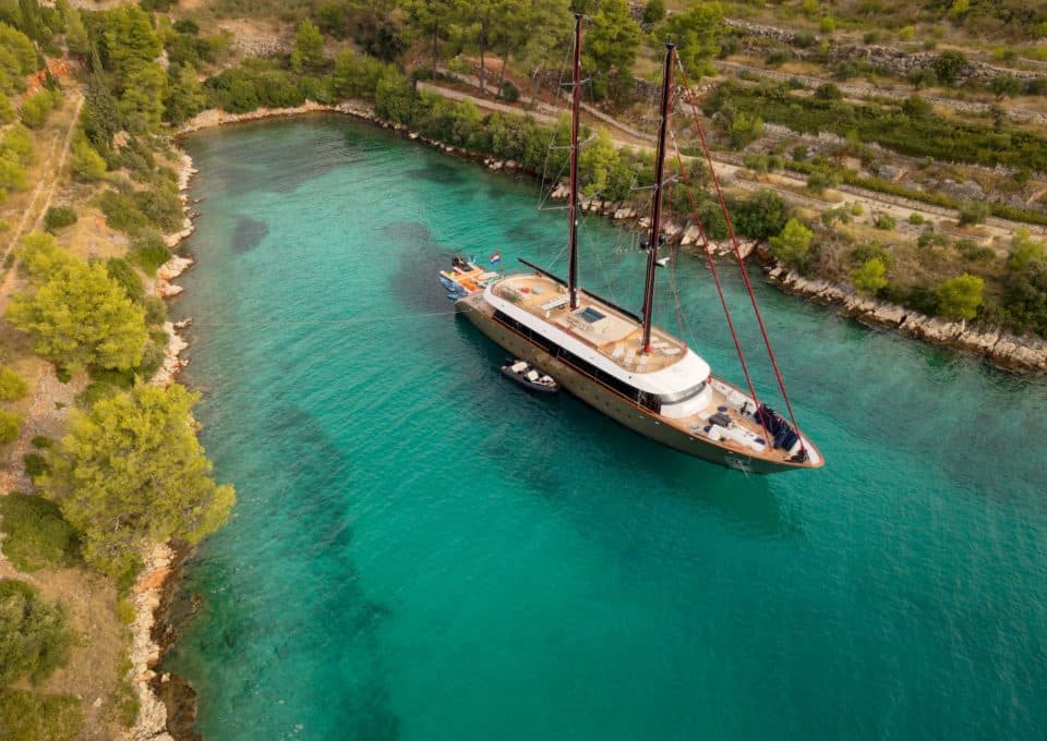 yacht-charter-m-y-anetta