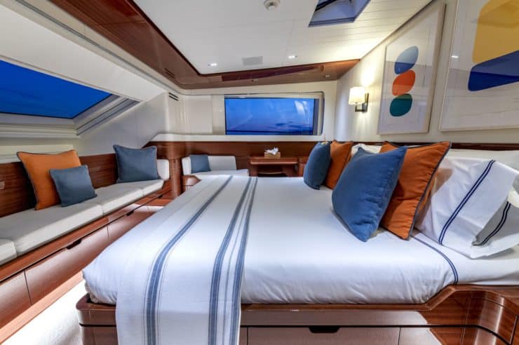 yacht-charter-m-y-calm