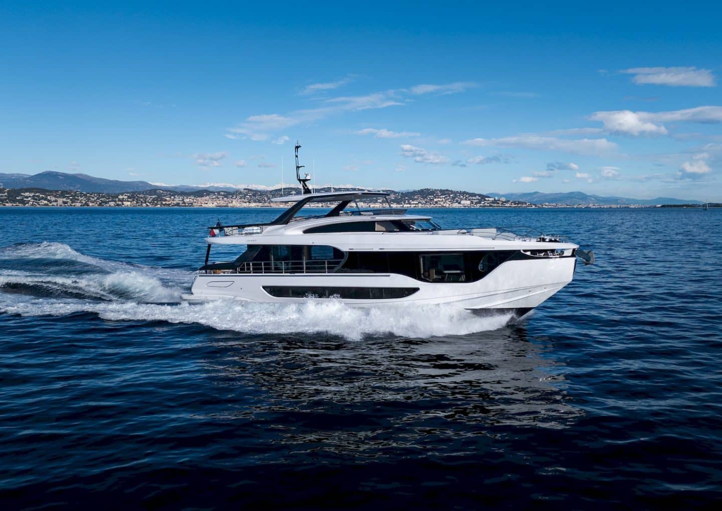 M/Y GATEWAY | Charter with Arthaud Yachting yacht-charter-m-y-gateway