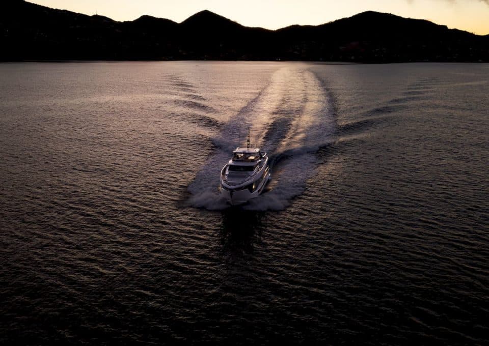 yacht-charter-m-y-gateway