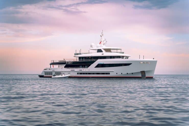 yacht-charter-m-y-heeus