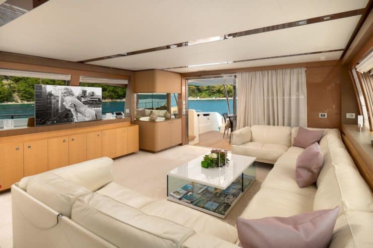 yacht-charter-m-y-iva