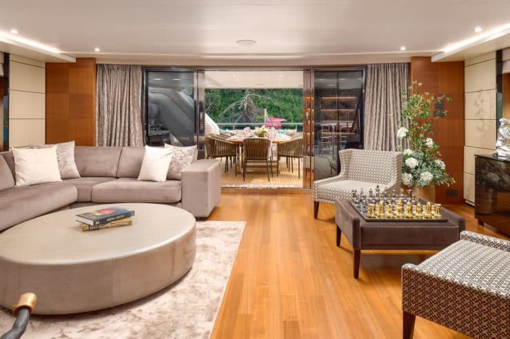 yacht-charter-m-y-mirage- IV