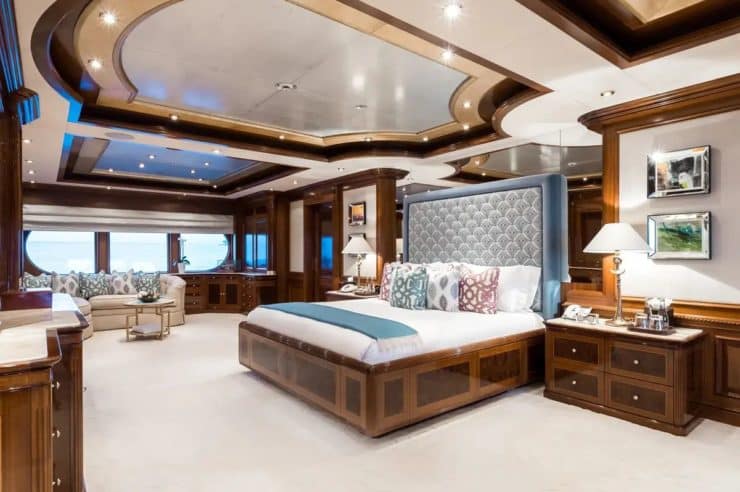 yacht-charter-m-y-titania
