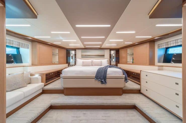 yacht-charter-m-y-voyager