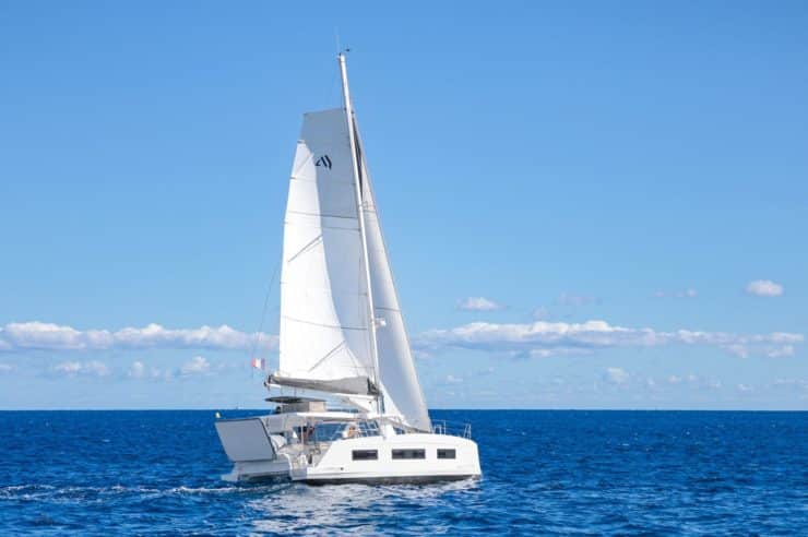 Day-charter-rental-maxi-catamaran-s-y-aventura-3